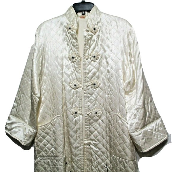 Vintage Japan Quilted Kimono Satin Robe Ivory Embroidered Size M (NEW) - Picture 2 of 8